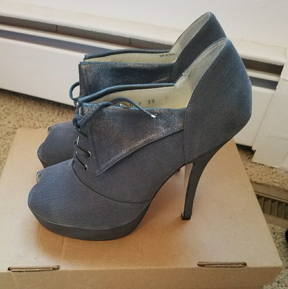 Paige by Terry de Havilland grey peep toe heels - Picture 7 of 7